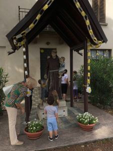 statua e pabe ai bimbi